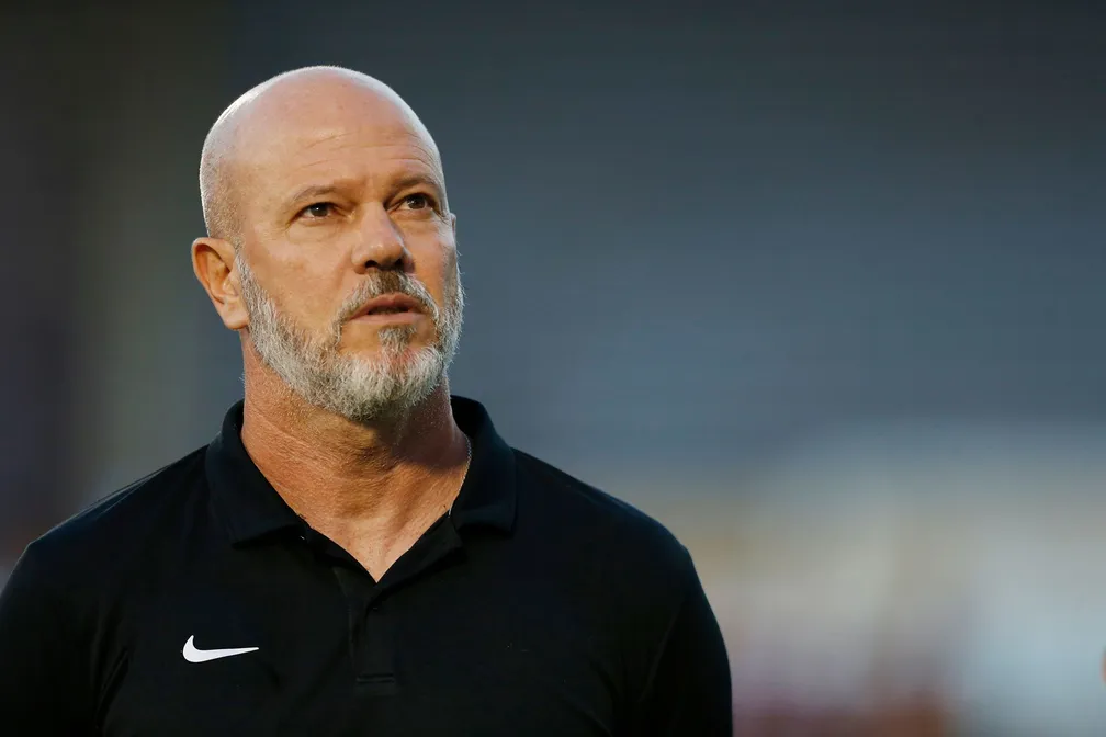 SURPRESA: Botafogo-PB demite Antônio Carlos Zago após seis jogos no comando SURPRESA: Botafogo-PB demite Antônio Carlos Zago após seis jogos no comando