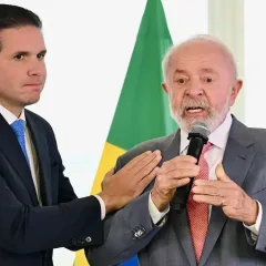 Lula defende diálogo e afaga Hugo Motta em meio à crise sobre o IOF