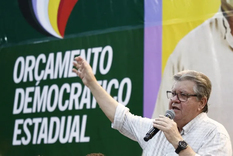 João Azevêdo inspeciona obras em cinco cidades e participa de plenária do ODE em Pocinhos, nesta quinta