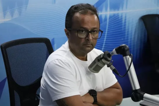 “Babaca que não entendeu nada”, dispara Jackson Macêdo contra críticos após queda da MP do IOF