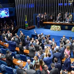 Governo e oposição lutam para tornar a CPI palanque eleitoral - Por Nonato Guedes