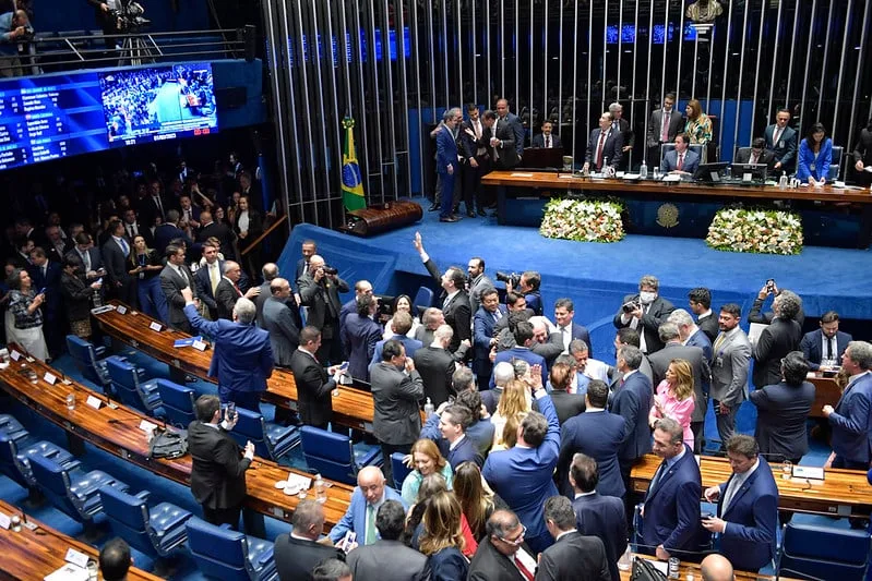 Governo e oposição lutam para tornar a CPI palanque eleitoral - Por Nonato Guedes