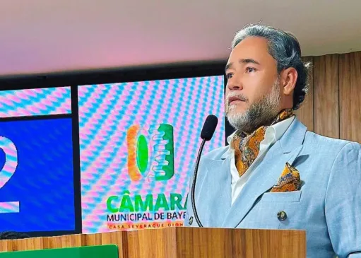 “Isso é machismo e violência contra a mulher”, diz Adriano Martins ao defender prefeita Patrícia Alencar após polêmica com vídeo pessoal