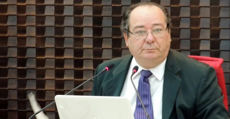 Corpo de Arthur Cunha Lima será velado na Assembleia Legislativa da Paraíba Corpo de Arthur Cunha Lima será velado na Assembleia Legislativa da Paraíba