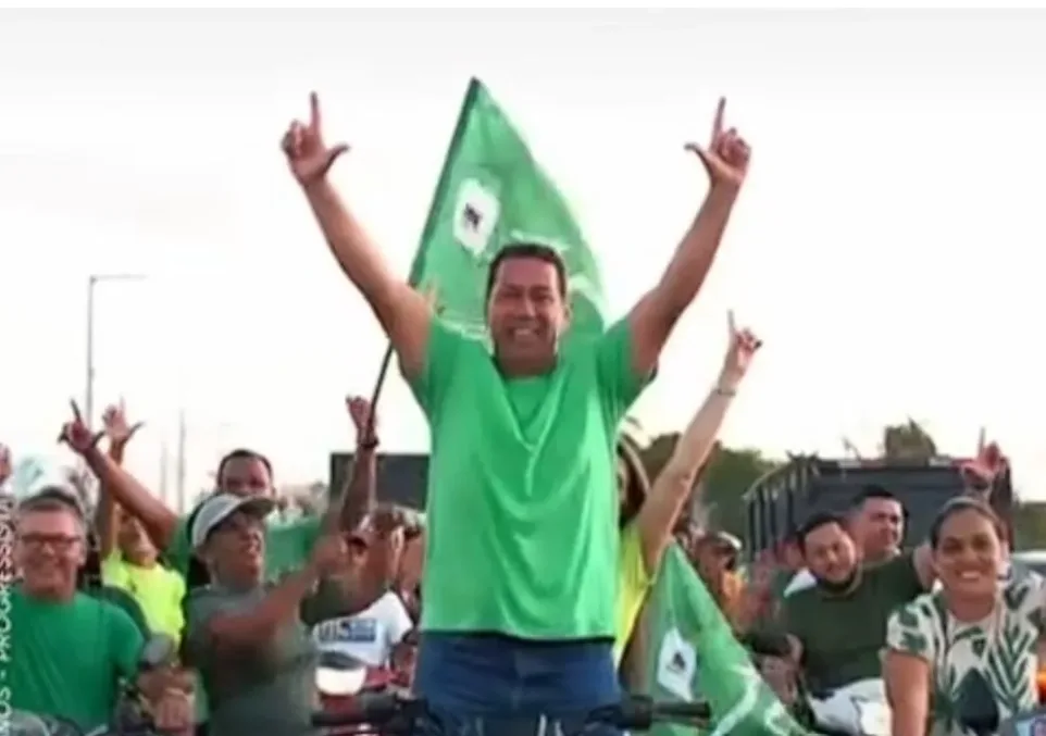 Decisão judicial suspende cassação do prefeito Léo Bandeira pela Câmara de Lucena