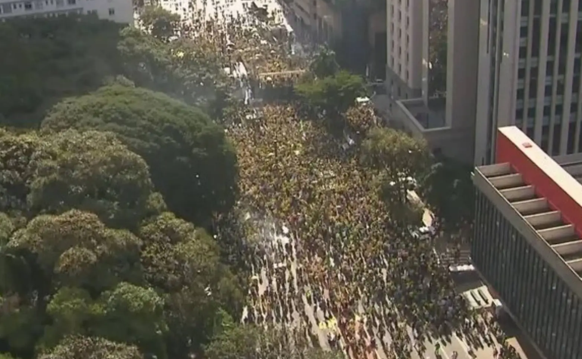 Ato com Bolsonaro na Paulista tem baixa adesão e xingamentos de skatistas contra o ex-presidente; veja vídeo