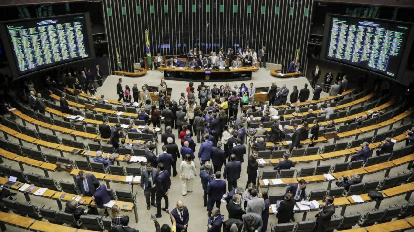 Senado aprova texto-base que aumenta deputados com impacto de R$ 65 milhões; senadores paraibanos foram favoráveis Senado aprova texto-base que aumenta deputados com impacto de R$ 65 milhões; senadores paraibanos foram favoráveis
