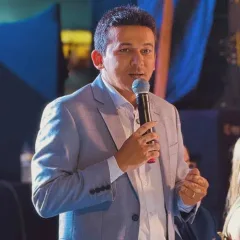 Durante abertura do São João de Santa Rita, prefeito Jackson Alvino anuncia pagamento da primeira parcela do 13º salário aos servidores