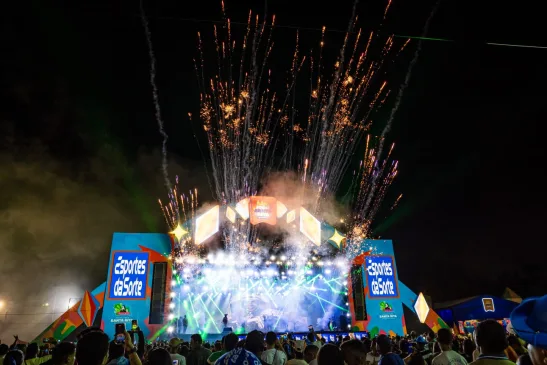 Véspera de feriado promete noite histórica no São João de Santa Rita; programação segue no dia de São João