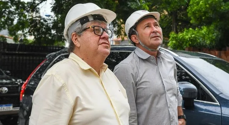 João Azevêdo fortalece Secretaria de Infraestrutura e amplia poder de Deusdete Queiroga