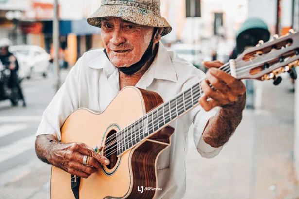 Morre Biu do Violão, conhecido músico de rua de Campina Grande, aos 82 anos