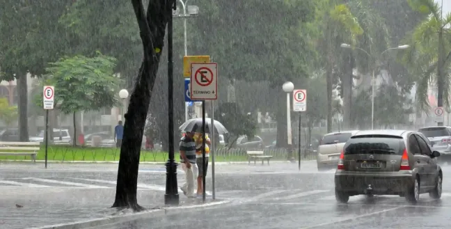 Inmet emite dois alertas de chuva para João Pessoa e cidades do Litoral Norte da PB