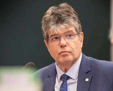 Ruy assume relatoria de projeto que proíbe testes de cosméticos em animais e articula votação no plenário da Câmara