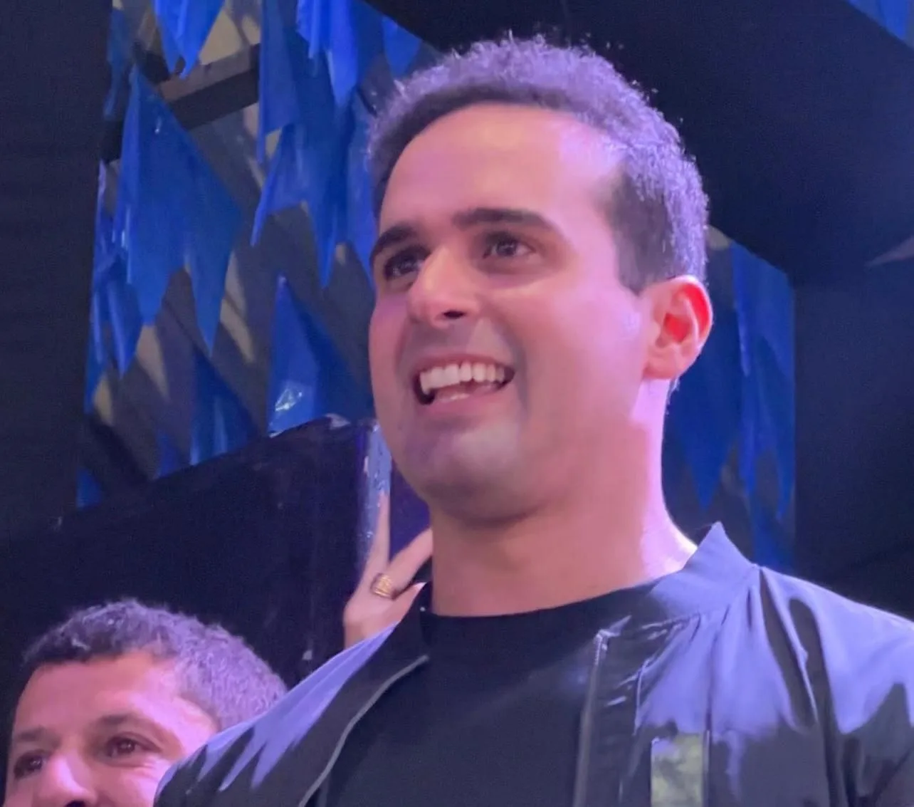 Lucas Ribeiro prestigia apresentação de quadrilha campeã em Campina Grande e destaca importância do Prêmio Paraíba Junina