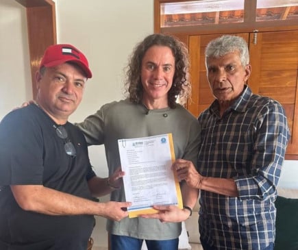 Prefeito Luiz Claudino acompanha vereador Zé Ivan em reunião com Veneziano e solicita apoio para São João do Rio do Peixe