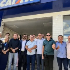Chico Mendes e prefeitos Bal Lins e Ceninha Lucena participam da inauguração da agência da CAIXA em São José de Piranhas