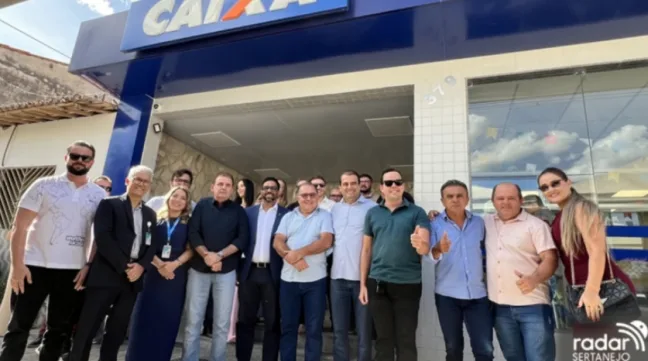 Chico Mendes e prefeitos Bal Lins e Ceninha Lucena participam da inauguração da agência da CAIXA em São José de Piranhas