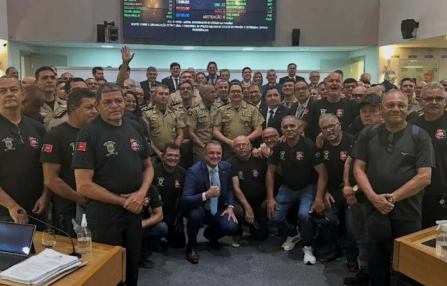 Chico Mendes comemora aprovação unânime de projeto que moderniza Polícia Militar da Paraíba Chico Mendes comemora aprovação unânime de projeto que moderniza Polícia Militar da Paraíba