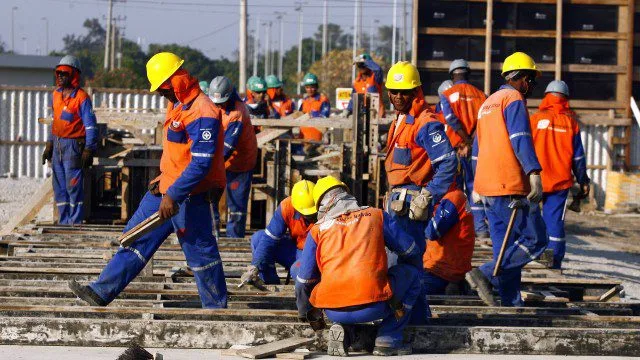 Trabalhadores da construção civil ameaçam greve em João Pessoa a partir de segunda (16)