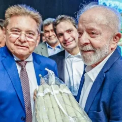 ADRIANO GOVERNADOR E LULA PRESIDENTE: Galdino puxa coro para o Presidente em festa e já fala em chapa ao lado de Lula - VEJA O VÍDEO