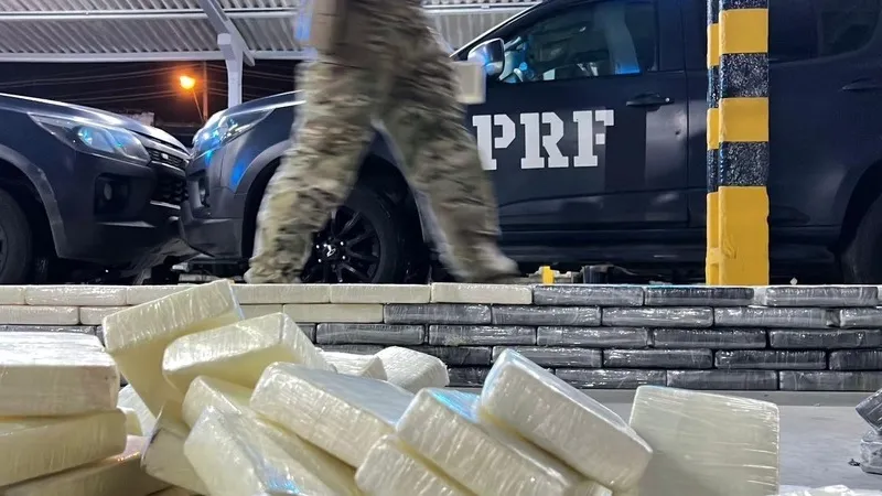 PRF faz maior apreensão de cocaína da história da Paraíba; carga supera R$ 45 milhões PRF faz maior apreensão de cocaína da história da Paraíba; carga supera R$ 45 milhões