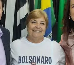 CRUELDADE: Mulher presa por atos golpistas é investigada por supostos abusos contra crianças de 8 e 2 anos