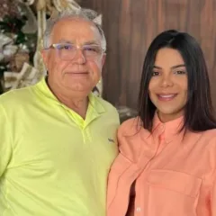 Ex-prefeito arma separação fake com esposa jovem para impulsionar vendas de suplemento para libido – ASSISTA