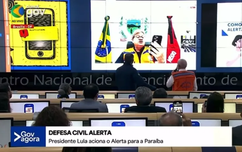 Lula brinca com João Azevêdo: “Se prepare, que agora você vai ter que me levar a uma praia da Paraíba”