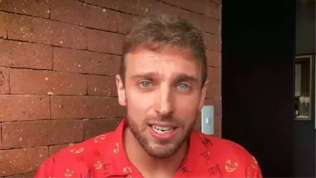 Justiça condena Léo Lins a 8 anos de prisão por piadas preconceituosas em show