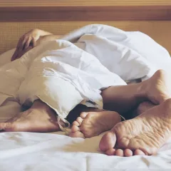 Sex shop 50+: conheça acessórios que potencializam o prazer de casais maduros