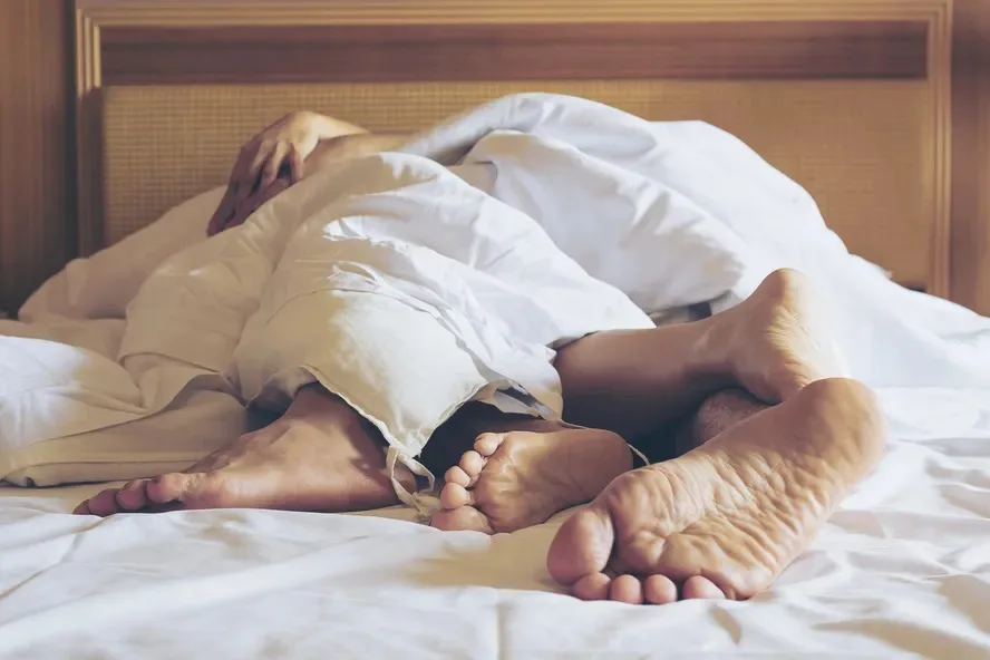 Sex shop 50+: conheça acessórios que potencializam o prazer de casais maduros