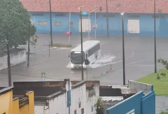 TRANSTORNOS: Fortes chuvas provocam alagamentos em diversos pontos da Capital nesta quarta (2) - VEJA VÍDEOS DOS PRINCIPAIS TRECHOS