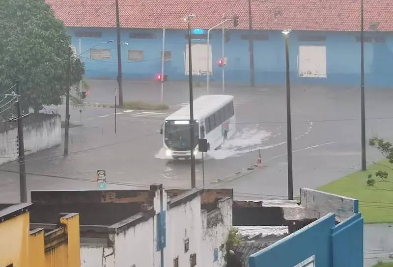 TRANSTORNOS: Fortes chuvas provocam alagamentos em diversos pontos da Capital nesta quarta (2) - VEJA VÍDEOS DOS PRINCIPAIS TRECHOS