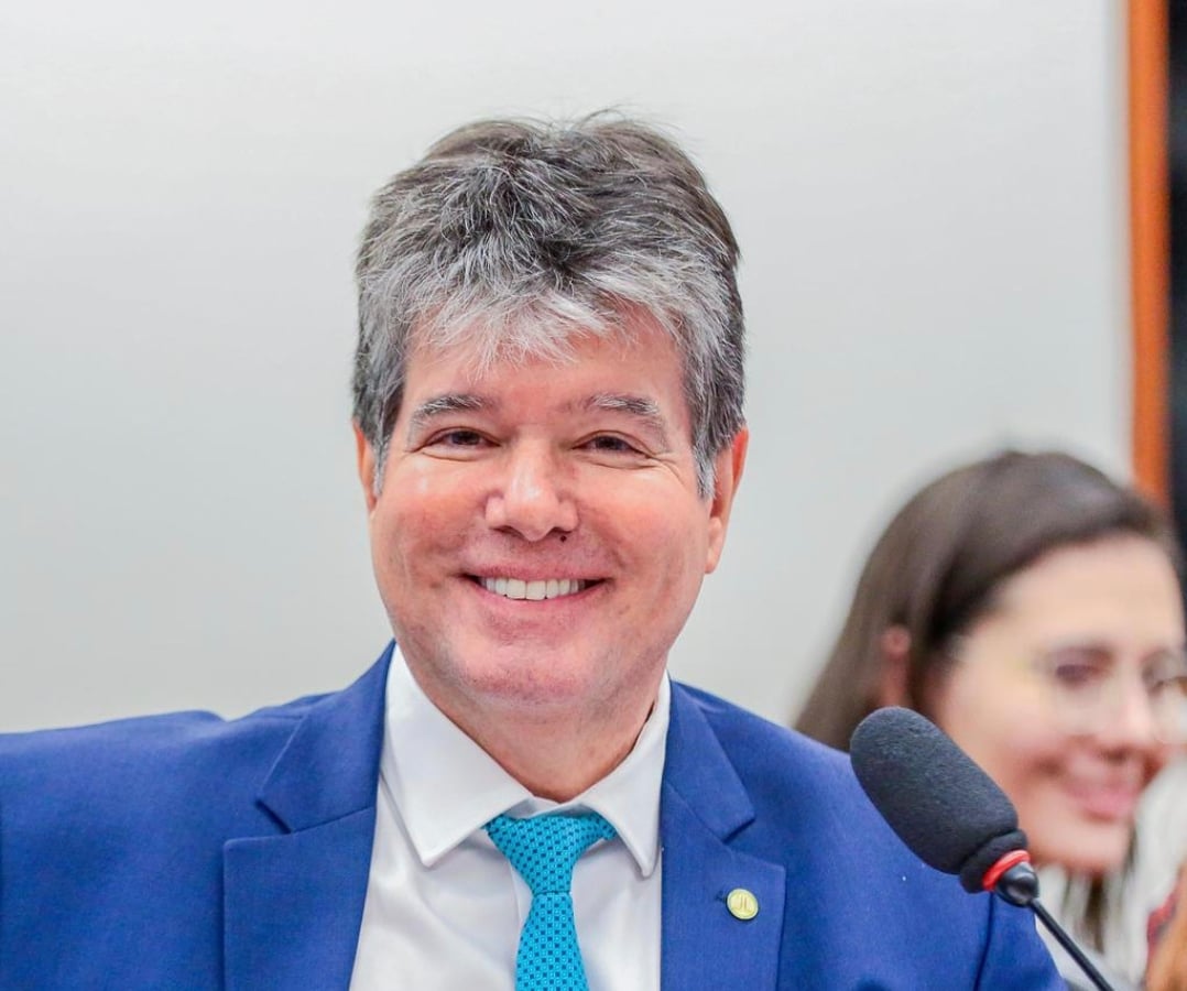 Ruy celebra efetivação da lei que garante suporte aos pacientes com microcefalia causada pela Zika: “Dignidade para mais de 1.500 famílias”