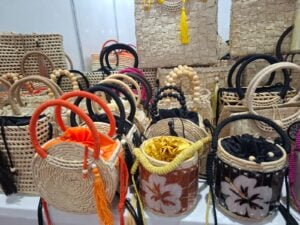 Bolsas autorais em materiais diversos encantam na Multifeira Brasil Mostra Brasil