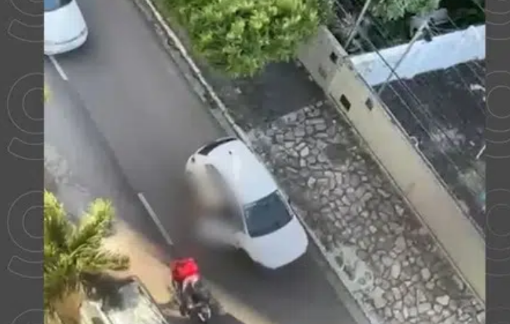 Mulher fica ferida após ser arrastada por carro dirigido por ex-namorado em Manaíra -VEJA O VÍDEO