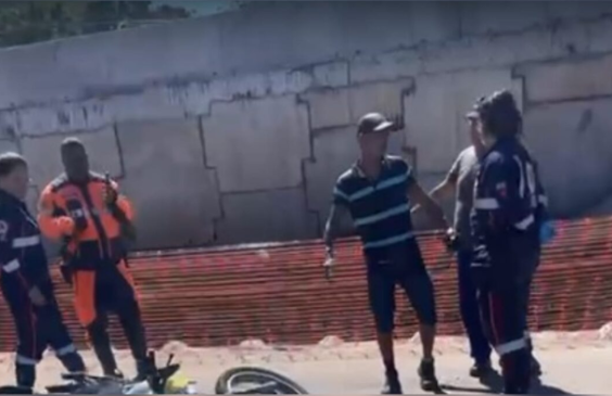 Motociclista morre atropelada por caminhão na BR-230, em João Pessoa; celular foi furtado após acidente