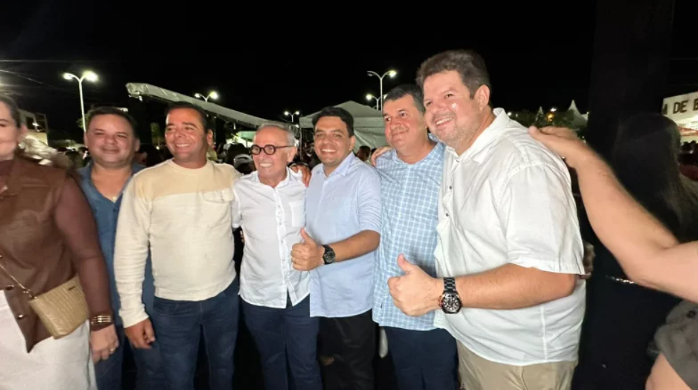 De olho em 2026: Cícero Lucena prestigia Cabra Fest em Amparo e reforça compromisso com o desenvolvimento do interior da Paraíba