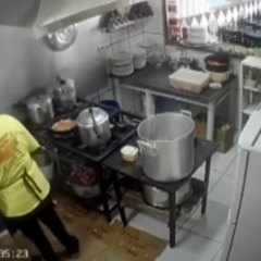 Panela de pressão explode e atinge rosto de cozinheira; veja vídeo