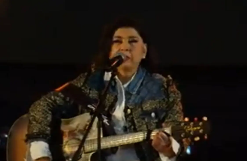 POLÊMICA: Roberta Miranda xinga homem durante show em Solânea: “Vá tomar no c*, vá se f#” - VEJA O VÍDEO