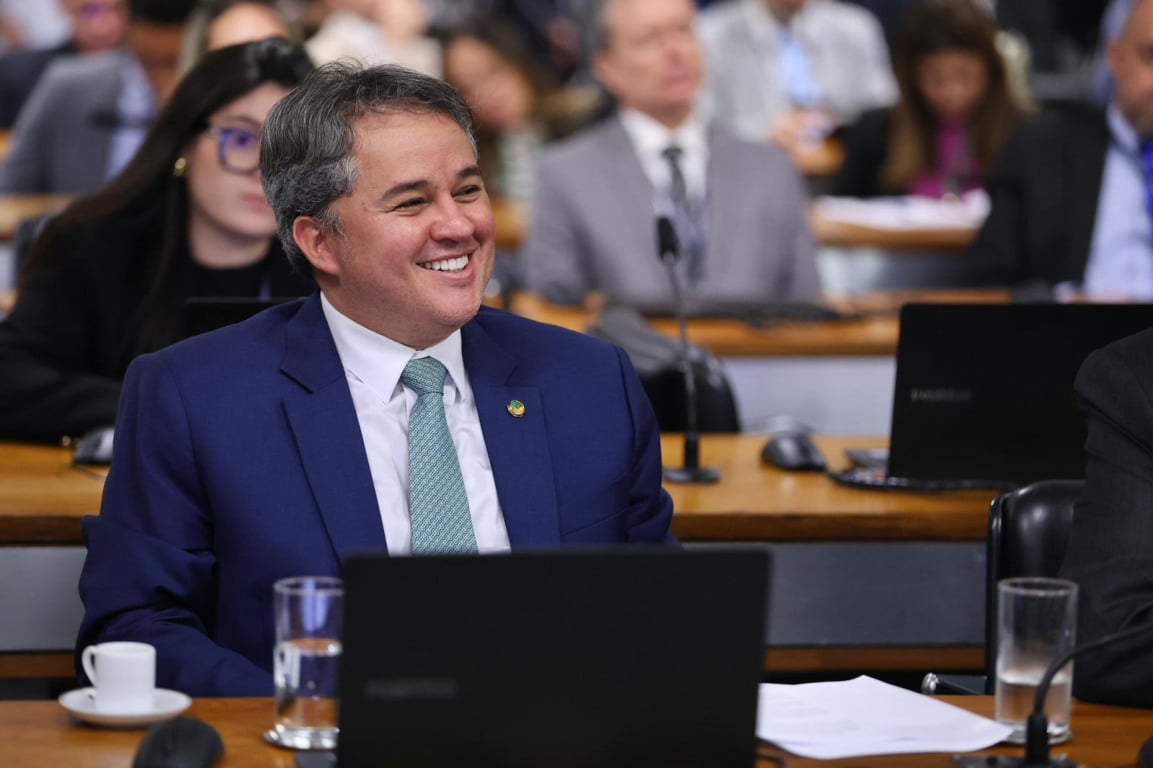 Investimento na saúde da mulher: emendas de Efraim garantem mamógrafo de última geração para hospital Laureano