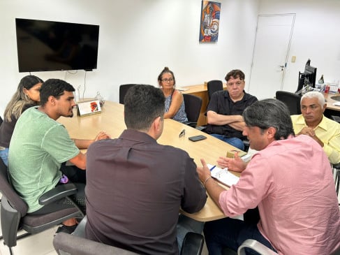 Reunião com Léo Bezerra garante suspensão de despejo na Cidade Recreio após articulação do vereador Guguinha