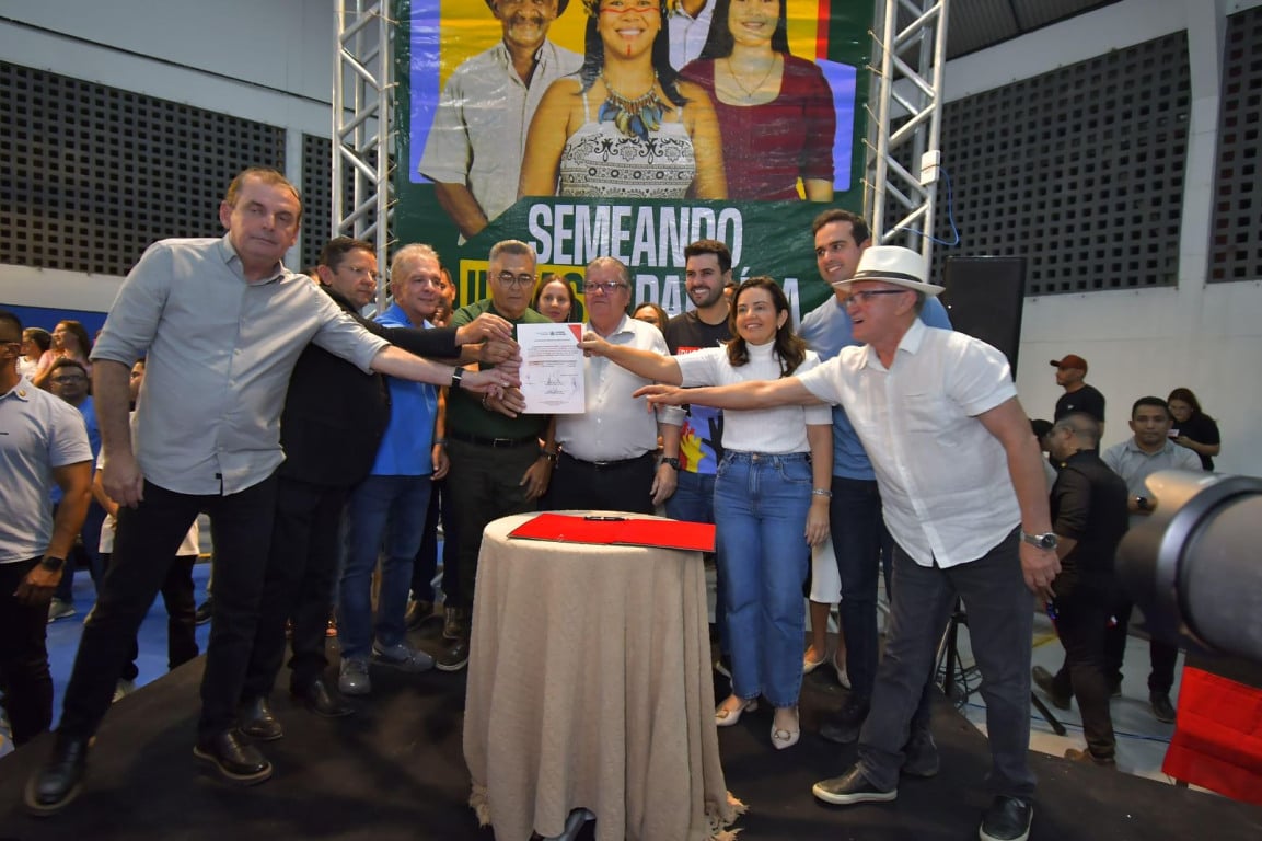 Ao lado de João, Pollyanna visita obras e serviços do governo, defende representatividade e reforça escuta popular no ODE em Pombal