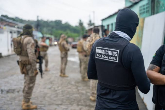 POLÍCIA NAS RUAS: Operação prende policial suspeito de participar de assassinatos na Paraíba