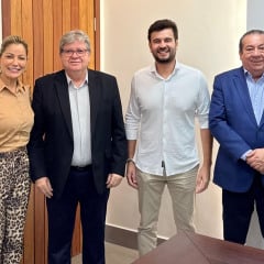 Após reunião com João Azevedo, Joaquim anuncia recapeamento asfáltico do Centro de Mamanguape