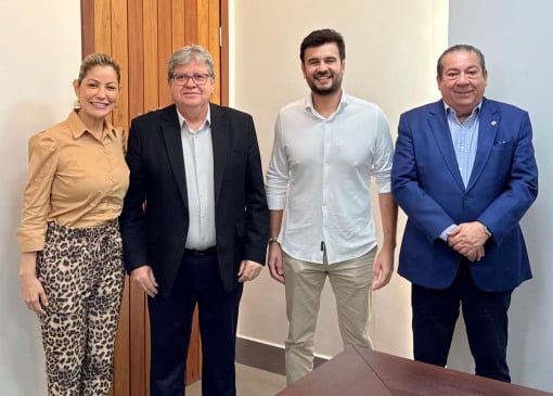 Após reunião com João Azevedo, Joaquim anuncia recapeamento asfáltico do Centro de Mamanguape