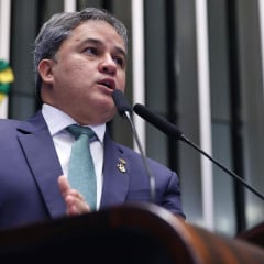 'Sem atalhos para irresponsabilidade': Parecer de Efraim evita votação de projeto que afrouxa regras fiscais e recebe elogios em plenário