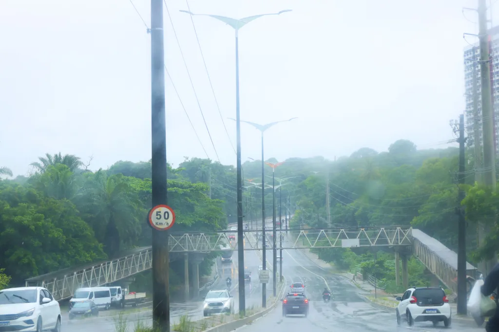 Alerta de chuva em João Pessoa é estendido até esta terça-feira