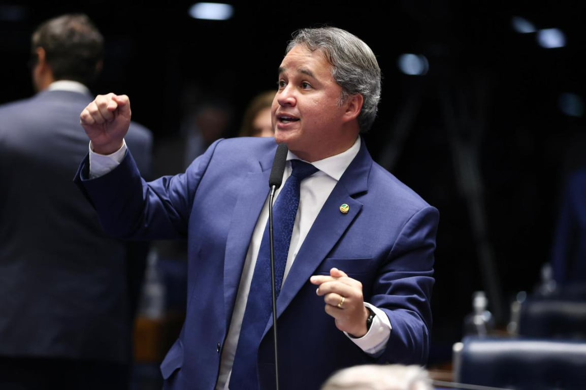Efraim cobra retomada do abastecimento de água via carro-pipa na Paraíba e comemora restabelecimento