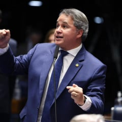 Efraim cobra retomada do abastecimento de água via carro-pipa na Paraíba e comemora restabelecimento